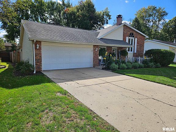 2nd image of 2208 Trowbridge Rd