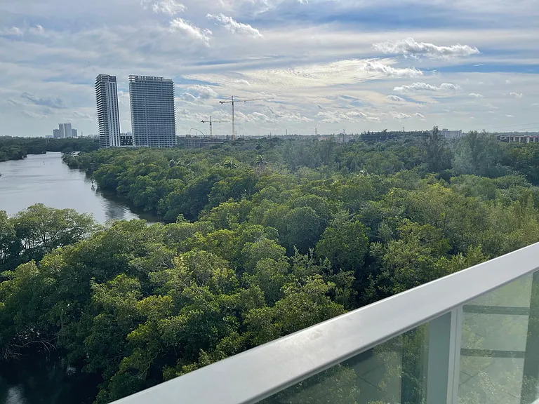 17111 Biscayne Blvd #702 — Photo 4