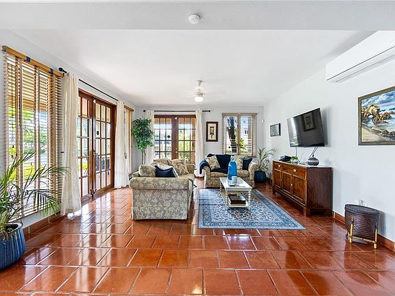 3rd image of E Lakeside Villas 1