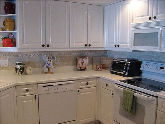 4th image of 5260 W Harbor Village Dr APT 301