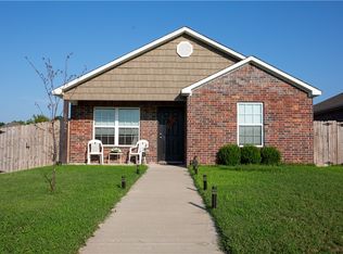 6505 SW Warrington Rd, Bentonville, AR 72713