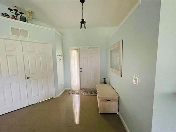 2nd image of 442 SE Airview Ave
