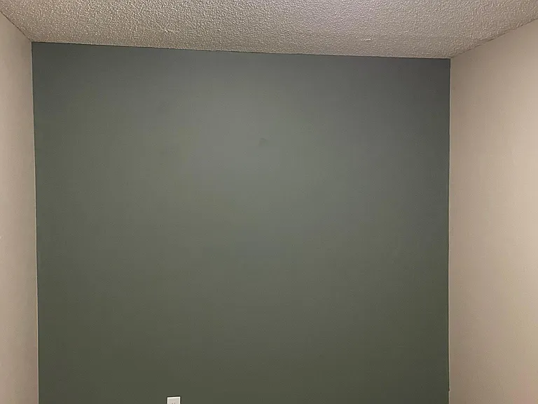 Main level office/bonus room