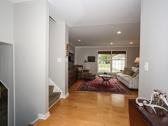 5th image of 7390 Thumbelina Ln