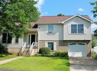 711 Powell Ave #L-5, Jessup, PA 18434