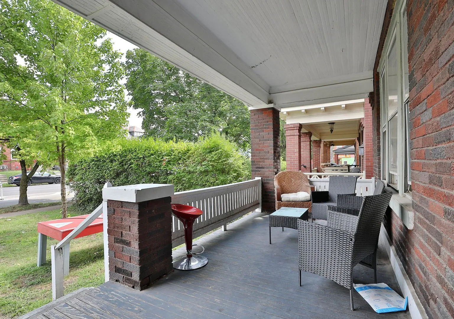 Great Osu South Campus Location - Ridiculously Nice Back Deck And Off-Street Parking For Everyone — Photo 2