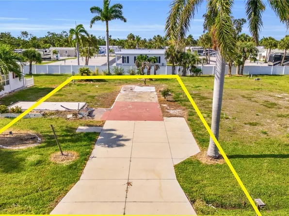 148 Raintree Ln, Fort Myers, FL 33908