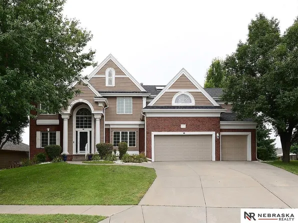 16302 Hartman Ave, Omaha, NE 68116