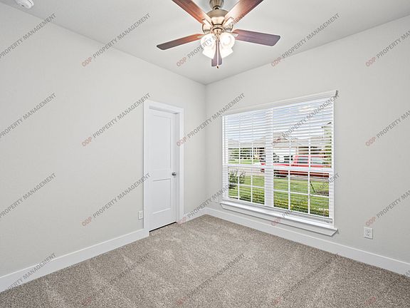 3rd image of 2717 Fox River Dr