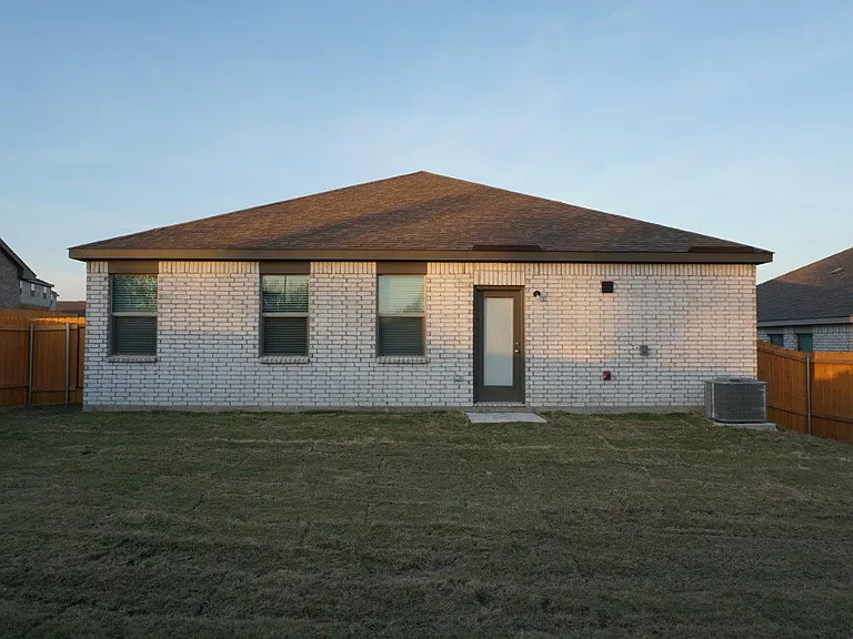 1823 Dahlia Way — Photo 35