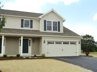 5147 Oak Leaf Dr, Mount Joy, PA 17552