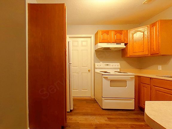 2nd image of 606 Allison Rd #608
