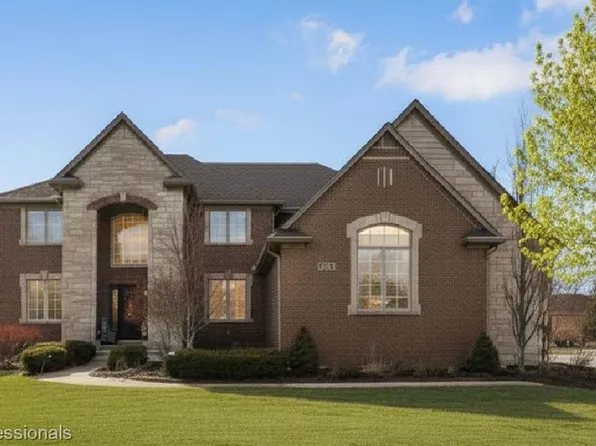 6024 Harbor Ct, Washington, MI 48094