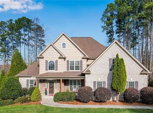 1330 Meadowlands Dr, Winston Salem, NC 27107