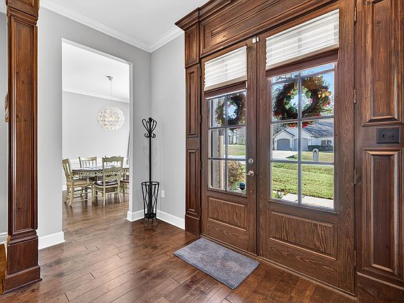 5th image of 316 Zoe Ln
