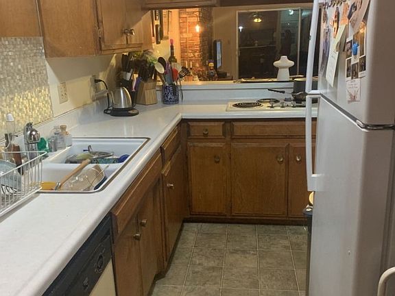 2nd image of 605-607 Radcliffe Dr #605