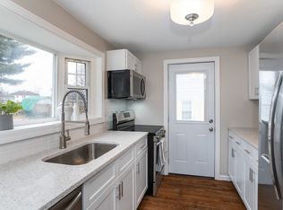 24 Kazbeck St, Springfield, MA 01151