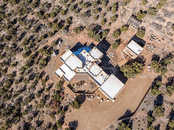 3rd image of 1087 Deer Canyon Trl