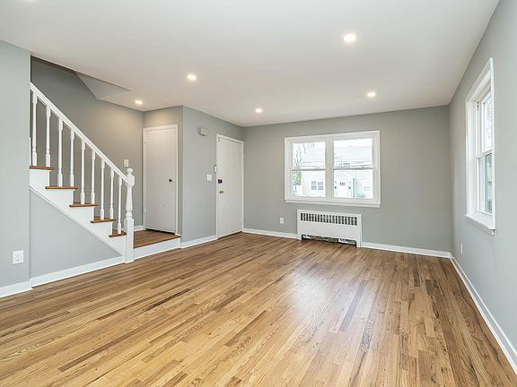 2nd image of 4 Jefferson Ct #4A