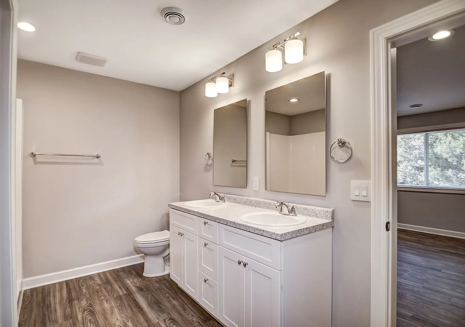 3 Bedroom Town Home — Photo 1