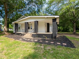 18 Dendy St, Pelzer, SC 29669