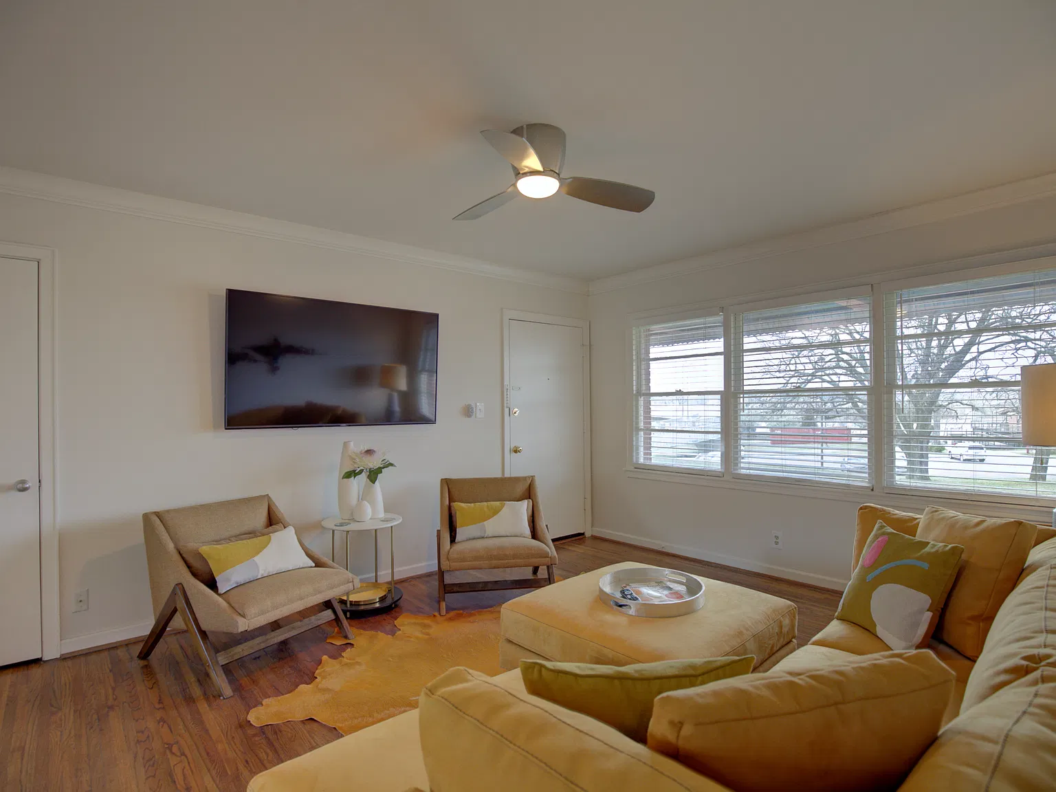 2 bed, 800 sqft, $1,300 — Photo 3
