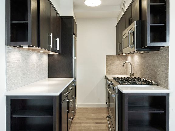 4th image of 110-45 Queens Blvd #912