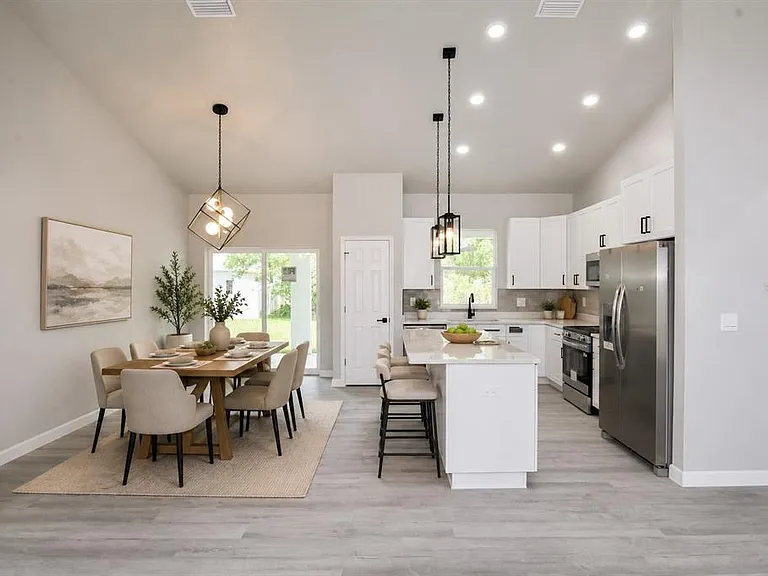 4608 Cortez Blvd — Photo 2