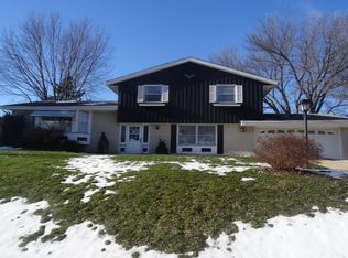 7101 N 98th St, Milwaukee, WI 53224