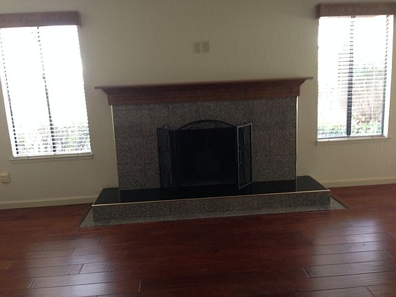 4th image of 1711 W Benjamin Holt Dr