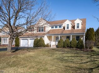 18 Mulligan Dr, Flanders, NJ 07836