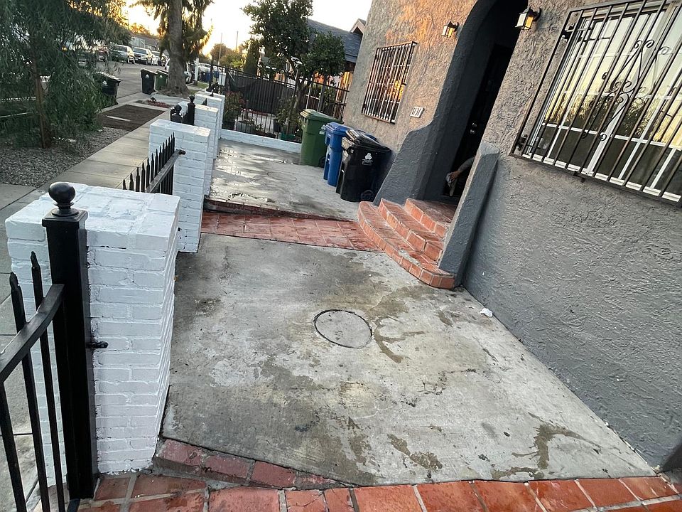 1st image of 1131 W 67th St #1