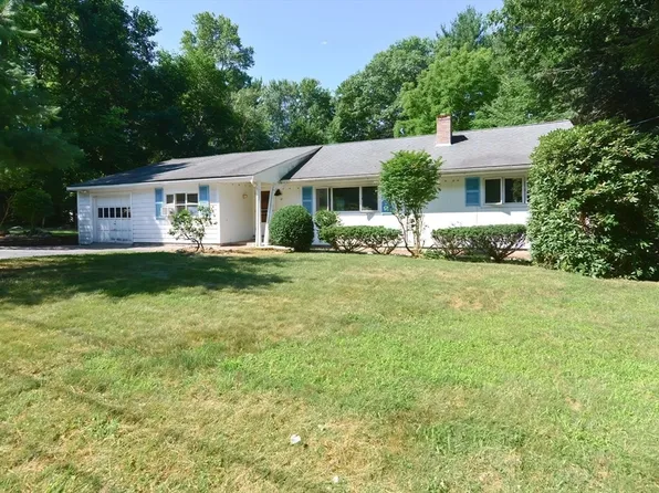 18 Hemlock Ln, Bedford, MA 01730