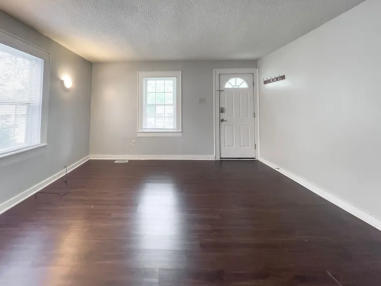 1711 & 1711 1/2 N Ball Ave. (Wynn Funds LLC) — Photo 22