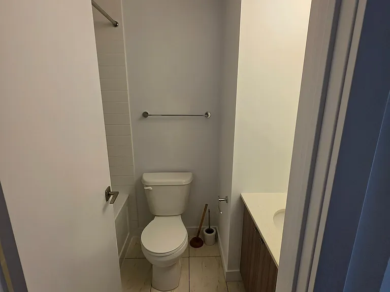 2433 Dufferin St #208 — Photo 14