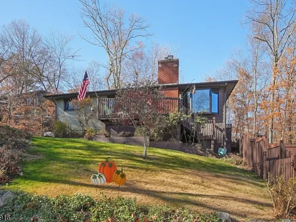 50 Sherwood Forest Dr, Byram Twp., NJ 07821