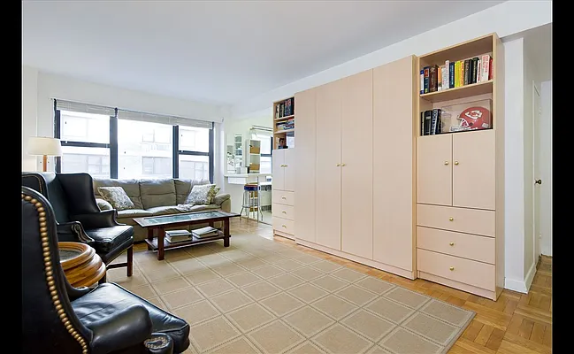 Sold by Douglas Elliman | media 20