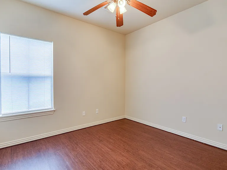 688 S Solis Ave #4 — Photo 8