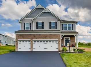 1493 Mary Lou Dr, Pataskala, OH 43062