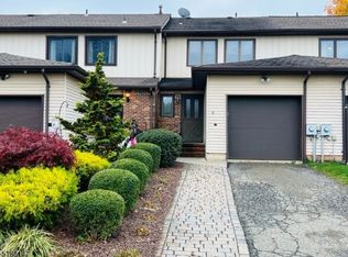 9 Manchester Rd, Flemington, NJ 08822