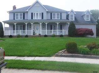 5 Meadowview Ct, Littlestown, PA 17340