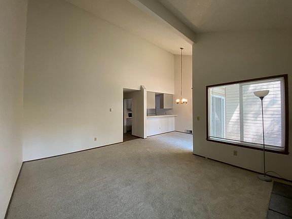 4th image of 14609 NE 45th St APT E9