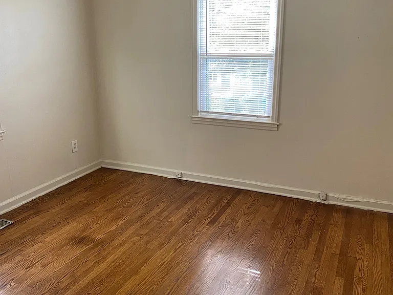 3821 Vermont Ave NW — Photo 2