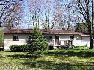 44320 Willis Rd, Belleville, MI 48111