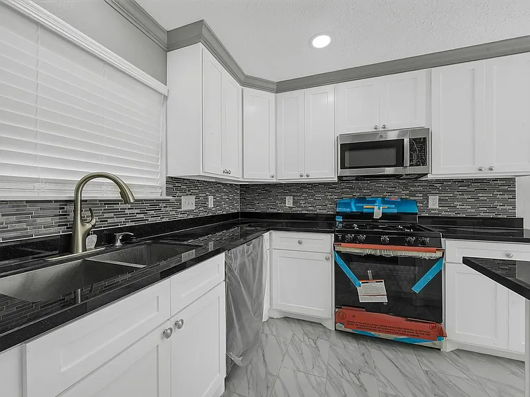 3515 Walden Dr — Photo 10