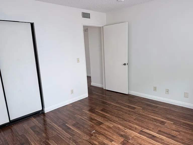1218 W Sunset Blvd #202 — Photo 5