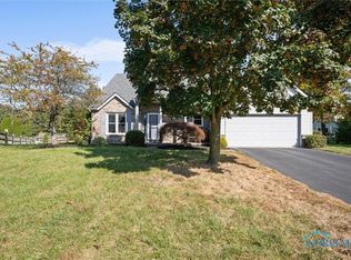 8132 Deerpointe Dr, Toledo, OH 43617