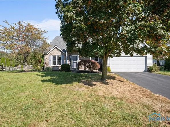 8132 Deerpointe Dr, Toledo, OH 43617