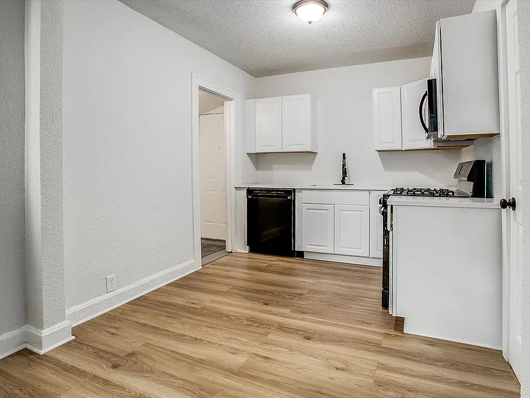 6210 Agnes Ave — Photo 15
