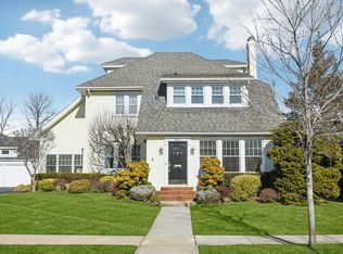 221 Princeton Rd, Rockville Centre, NY 11570